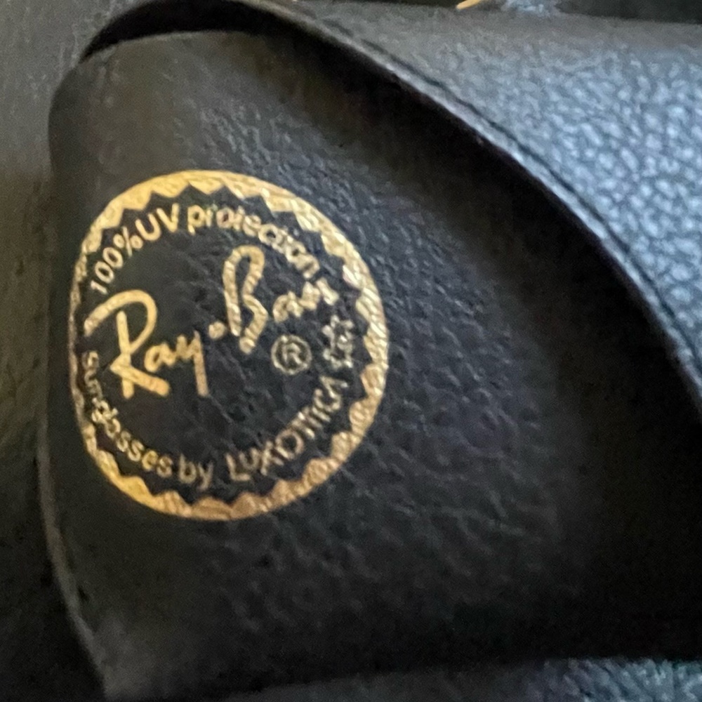 Ray Ban sunglasses with case - Picture 4 of 6